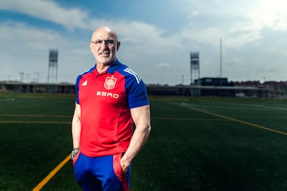 Luis de la Fuente poses for EL PAÍS.