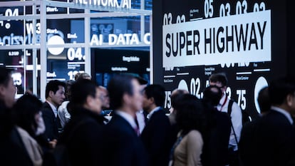 Asistentes al Mobile World Congress este miércoles en Barcelona.