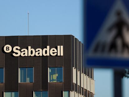 Sede operativa de Banco Sabadell en Sant Cugat del Valles, Barcelona.