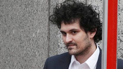 Sam Bankman Fried, el fundador de FTX, frente al juzgado de Manhattan en Nueva York el pasado 22 de diciembre.