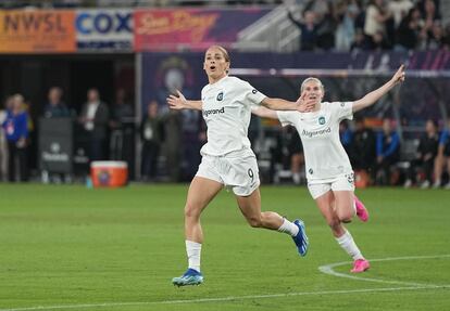 Spain's Esther González celebrates the winning goal in the NWSL final.