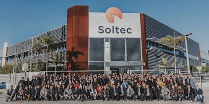 Equipo de Soltec en su sede de Molina de Segura (Murcia).