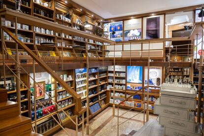 Interior de la tienda de Boxnox en la plaza de las Salesas (Madrid).