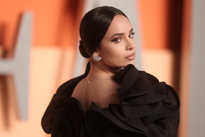 Sofia Carson en la alfombra roja de la fiesta de 'Vanity Fair' posterior a los premios Oscar, el 2 de marzo de 2025, en Beverly Hills.