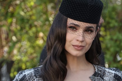 Sofia Carson en el desfile de Elie Saab de la semana de la moda de París, el 8 de marzo de 2025.