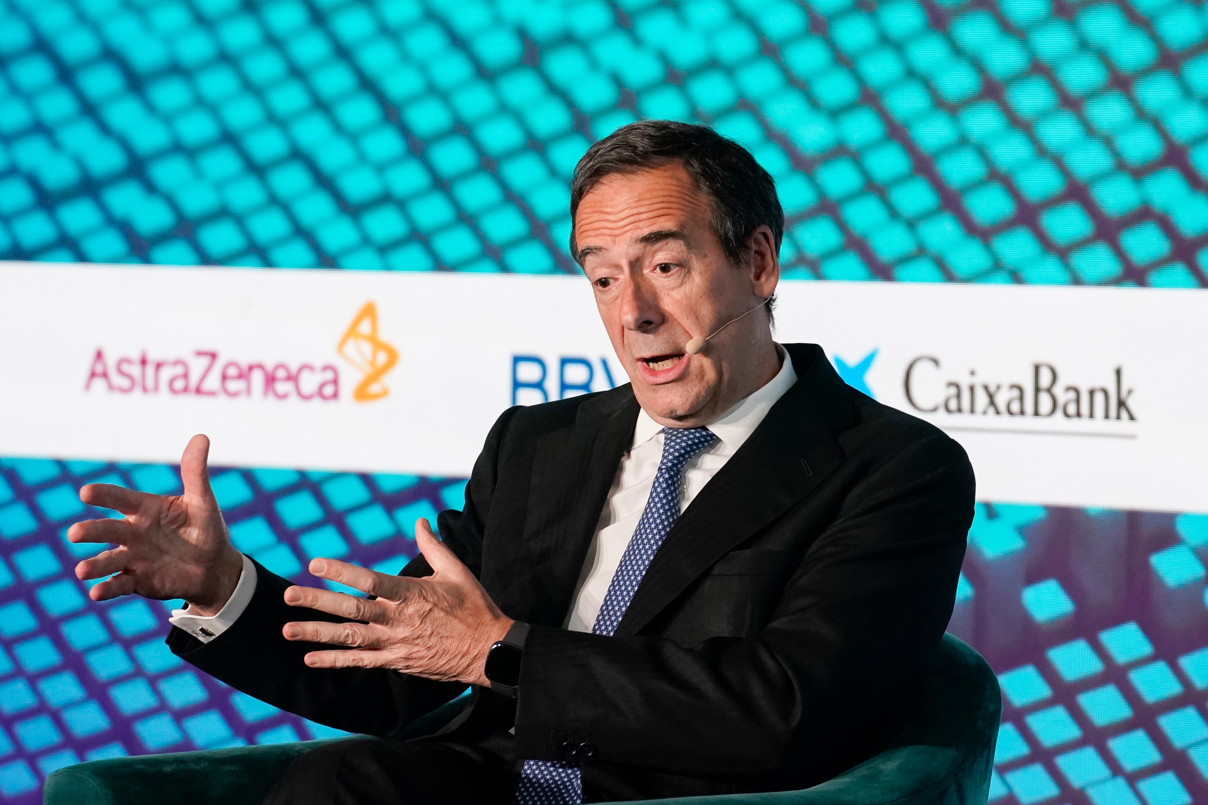 CaixaBank planta cara al BBVA y al Sabadell y crece un 20% anual en préstamos a pymes