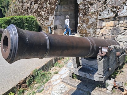Cañón enviado por el zar Alejandro I a España en 1818, a bordo de uno de los llamados Barcos Negros.