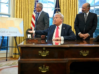 Donald Trump en la Oficina Oval de la Casa Blanca, en Washington, el 25 de febrero de 2025.