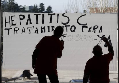 Protesta para pedir acceso a los nuevos tratamientos de la hepatitis C en 2015.