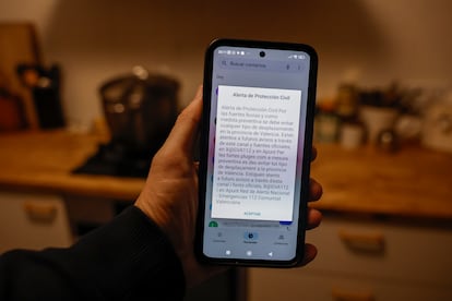 Mensaje de emergencias de la Generalitat Valenciana a través de los teléfonos móviles, el 29 de octubre.
