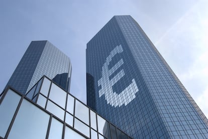 El ‘efecto dólar’ duplica las pérdidas de los inversores europeos en Wall Street