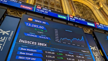 Un panel con la evolución del índice bursátil Ibex 35, en la Bolsa de Madrid.