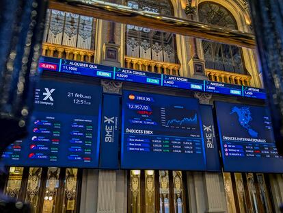 Paneles de la Bolsa de Madrid.